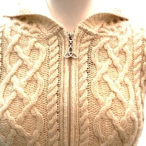 Authentic ☘️ Cableknit Marino Wool Sweater